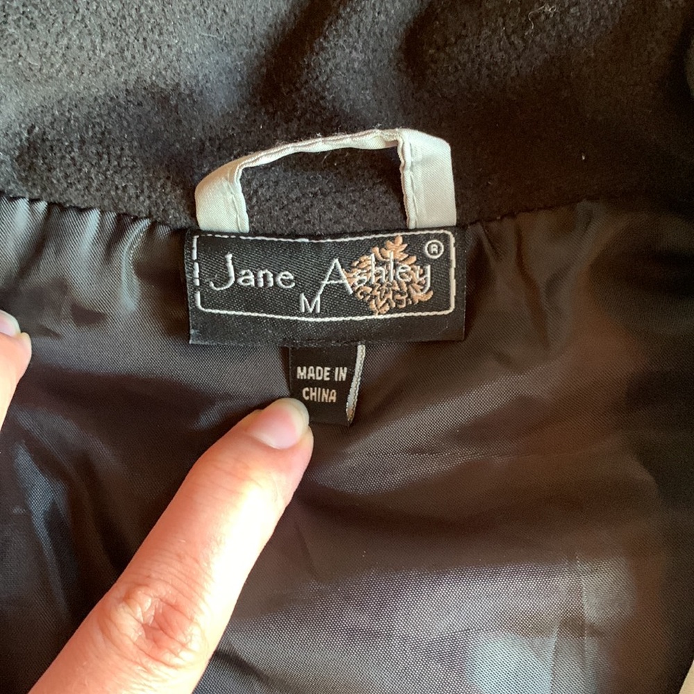 Vest - Picture 2 of 2